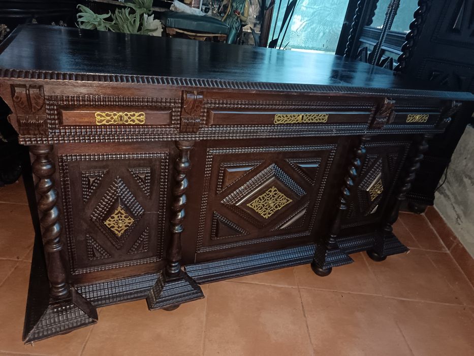 Mobília de escritório Manuelino