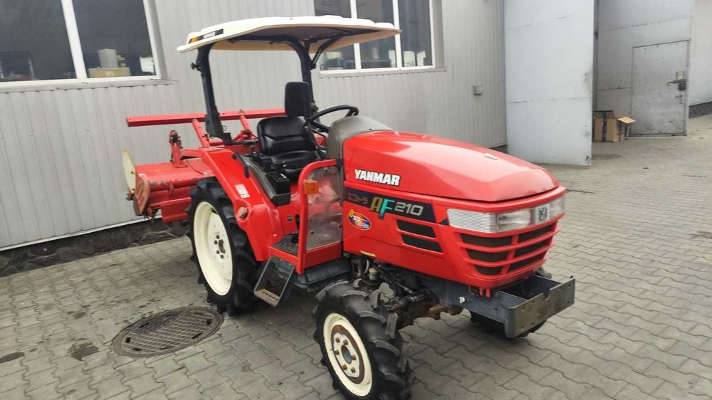 Japoński traktorek Yanmar AF 210 z glebogryzarką 4x4 21 KM Rewers Wspo