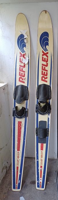 Esquis para decoração em madeira