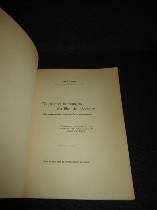 Livro Os Painéis flamengos da Ilha da Madeira João Couto