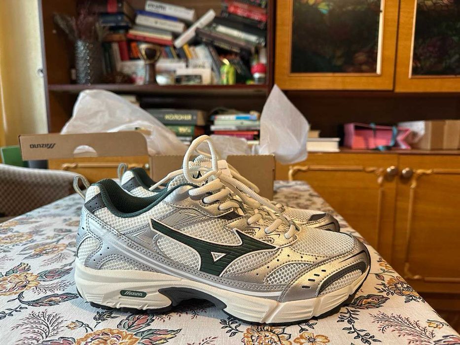 Літні кросівки Mizuno MXR, EU42