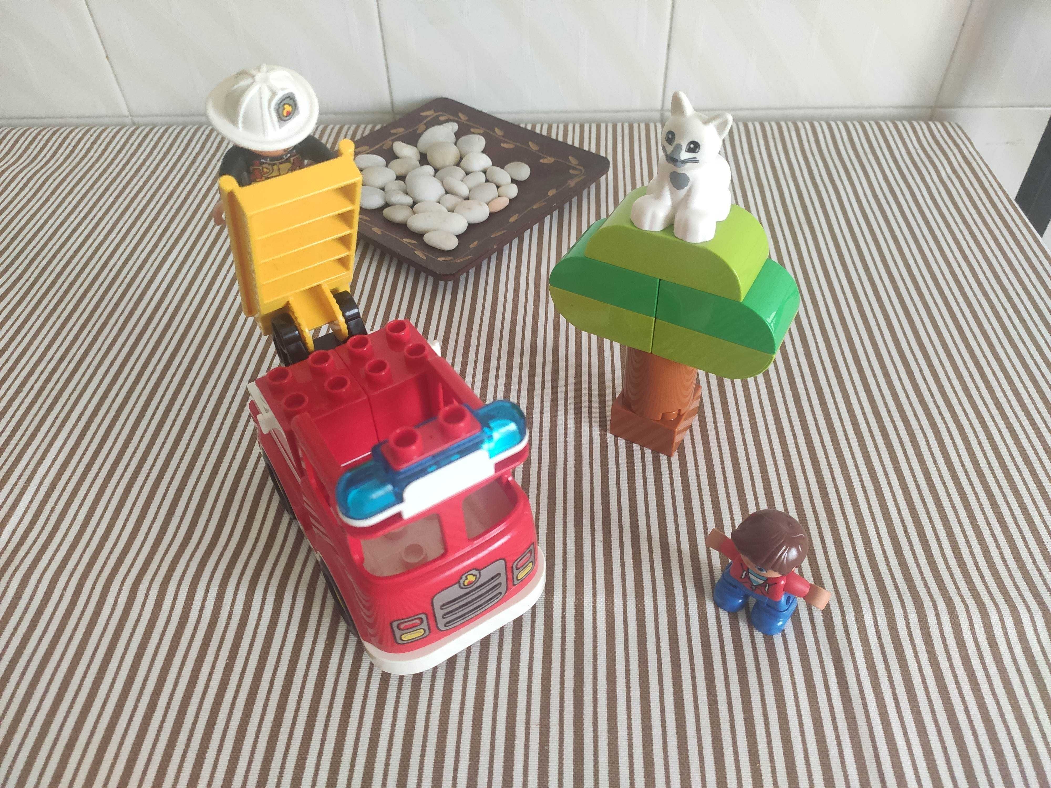 Vende-se Lego Duplo 10901 (camião bombeiros)