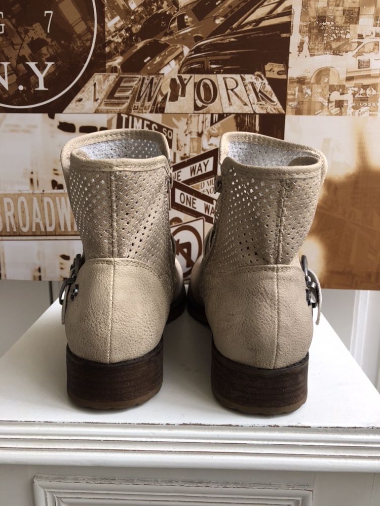 Botins cremes dourado Refresh