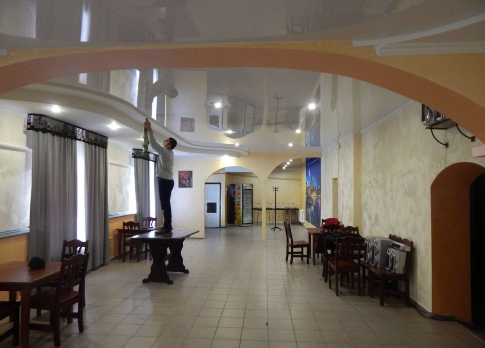 Найнижча ціна на натяжні стелі