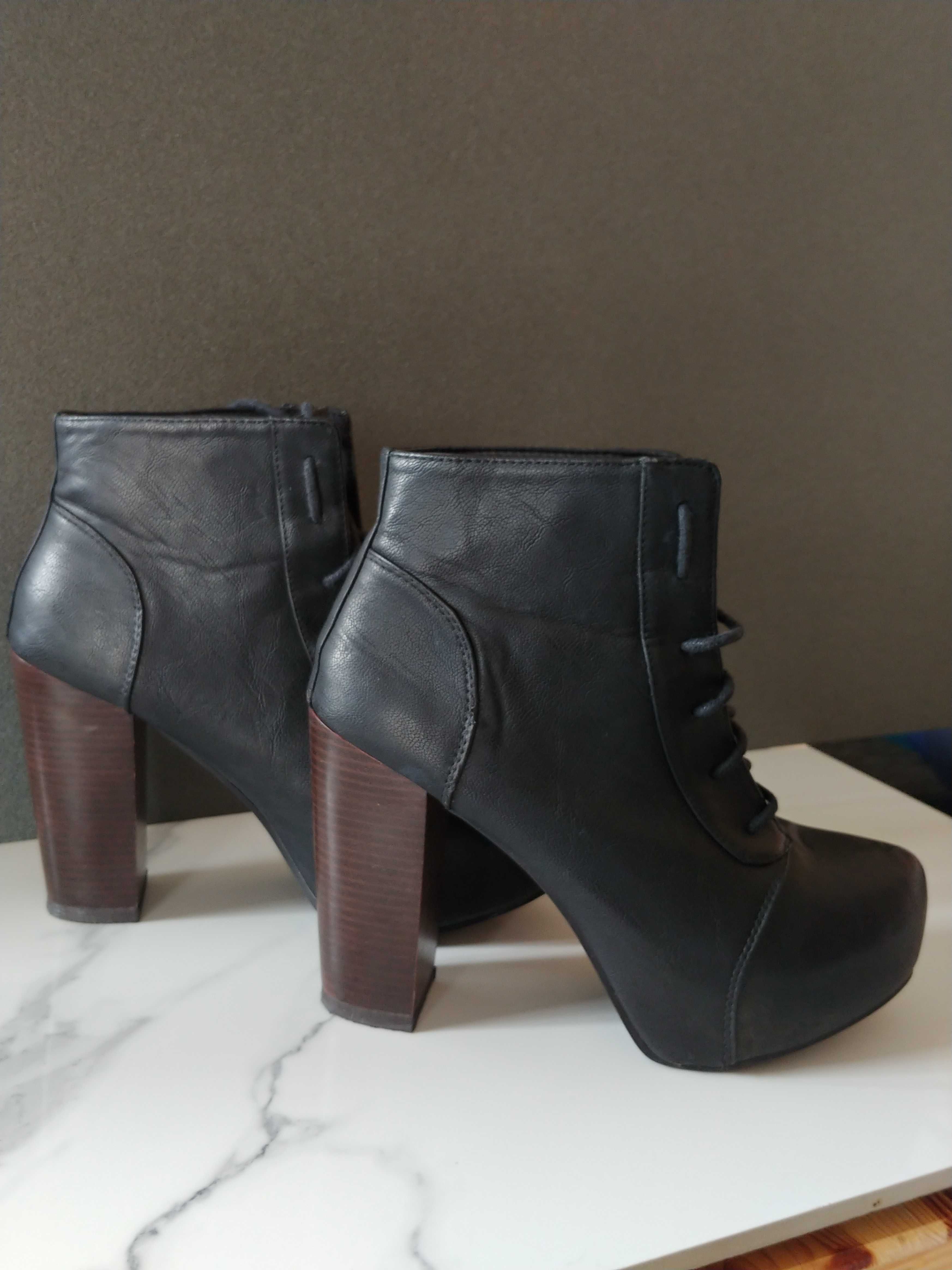 Buty botki na wysokim obcasie r 40 czarne