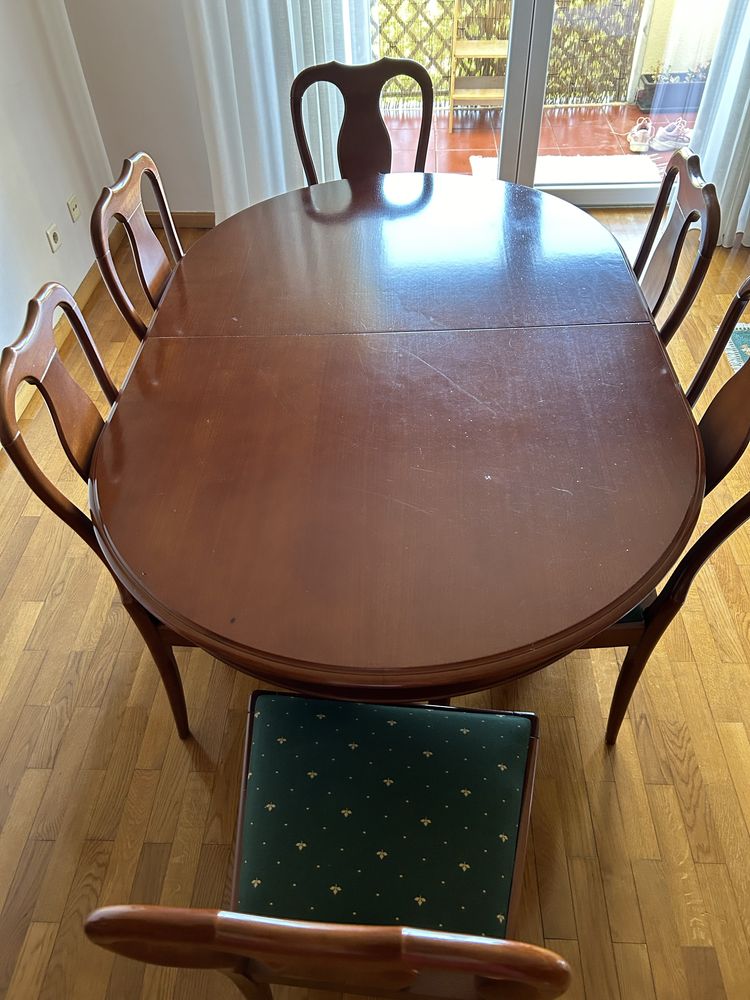 Mesa madeira maciça extensivel + 6 cadeiras