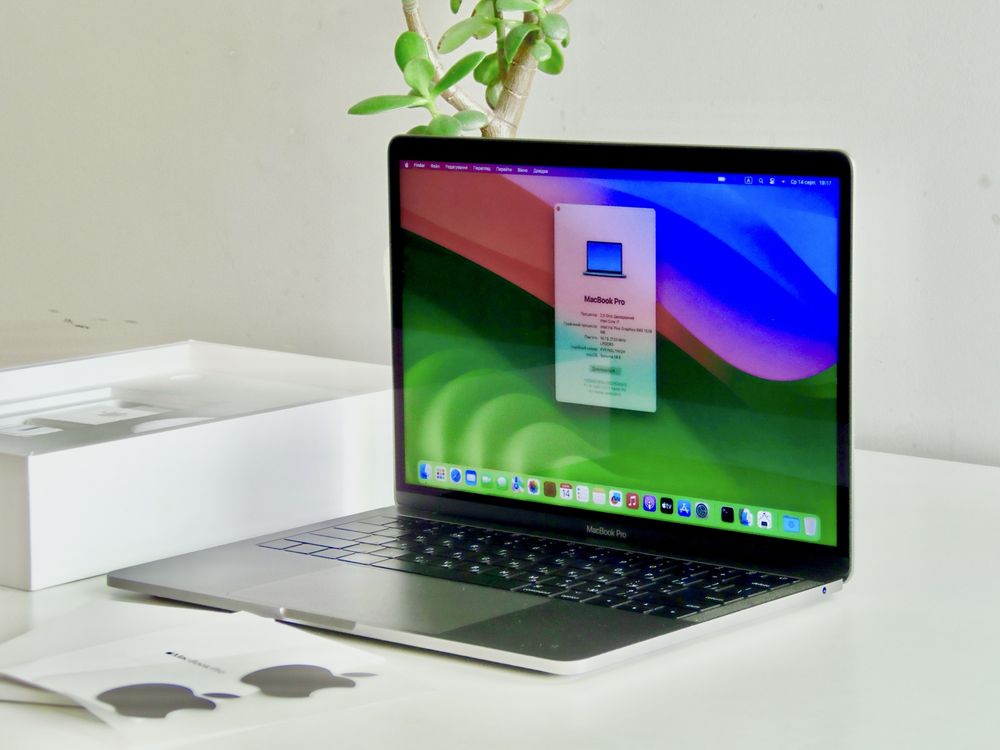 MacBook Pro 13” i5 8/256 Gb M2 Retina XDR 2018 стан нового