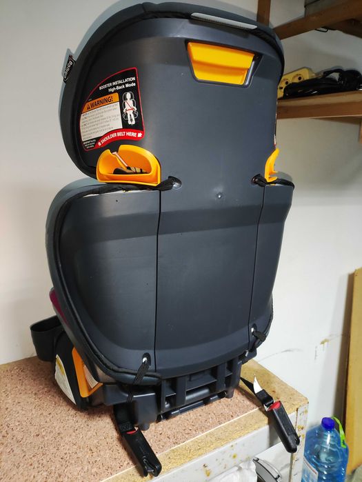 Автокресло Chicco KidFit 4-12 лет минимальный пробег