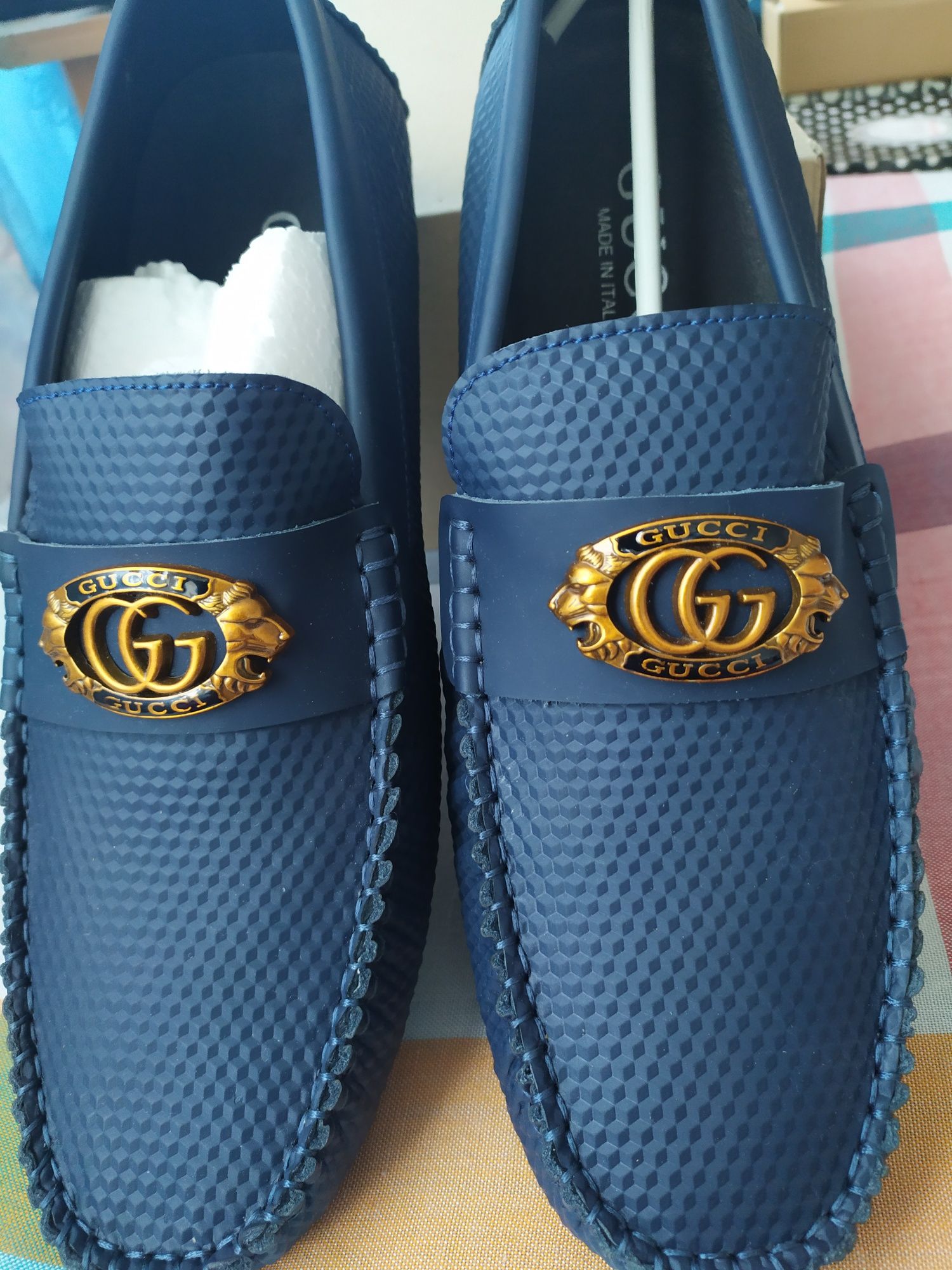 Чоловічі літні туфлі Gucci .