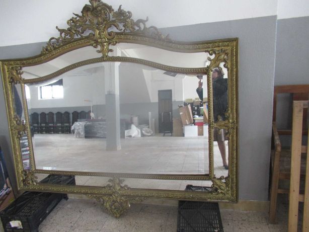 Espelho Antigo de Grande Dimensão