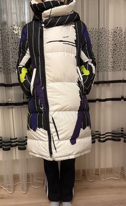 Зимовий довгий пуховик