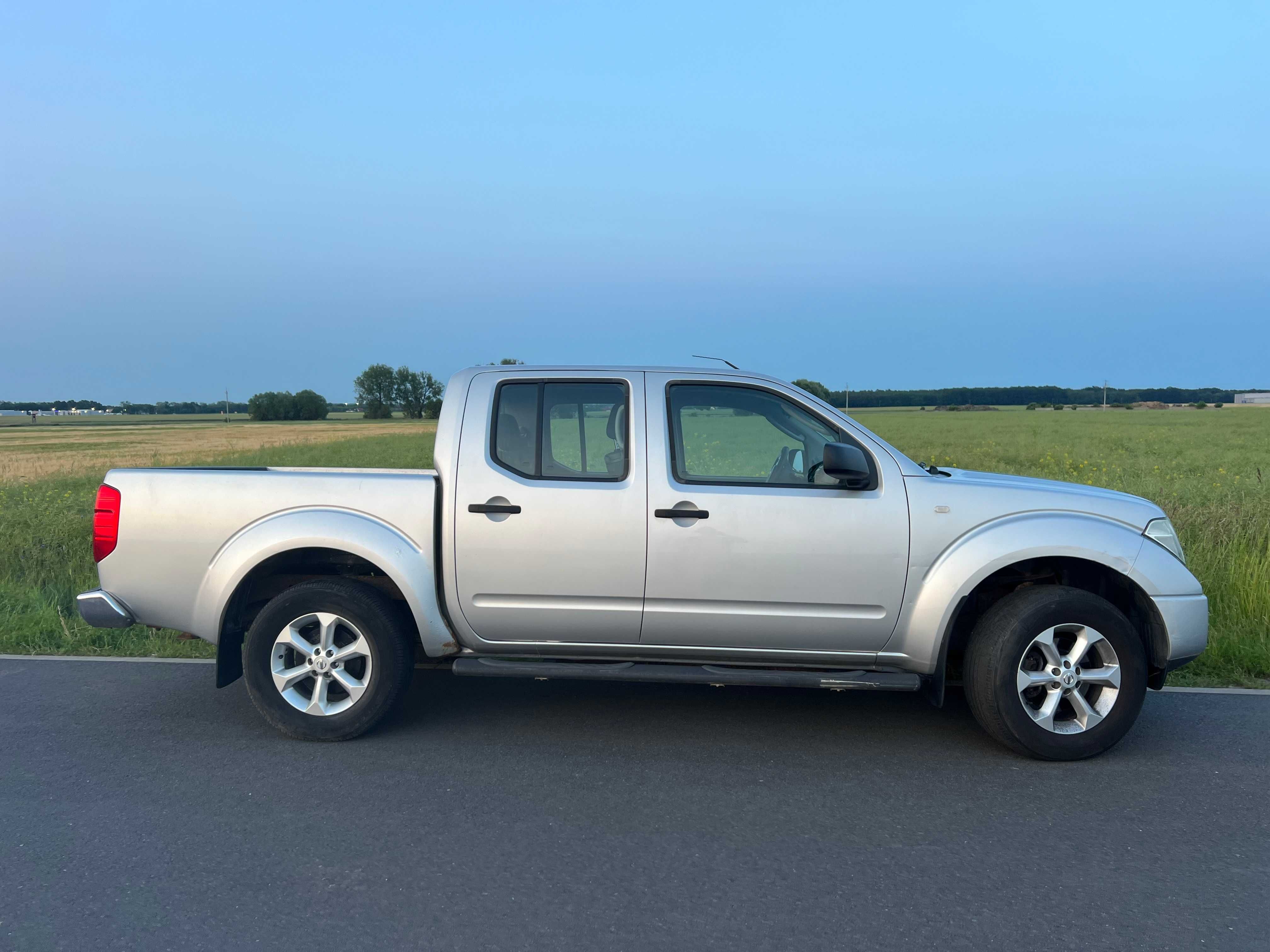 NISSAN NP300 NAVARA (D40) 2.5 dCi 4WD 174 KM