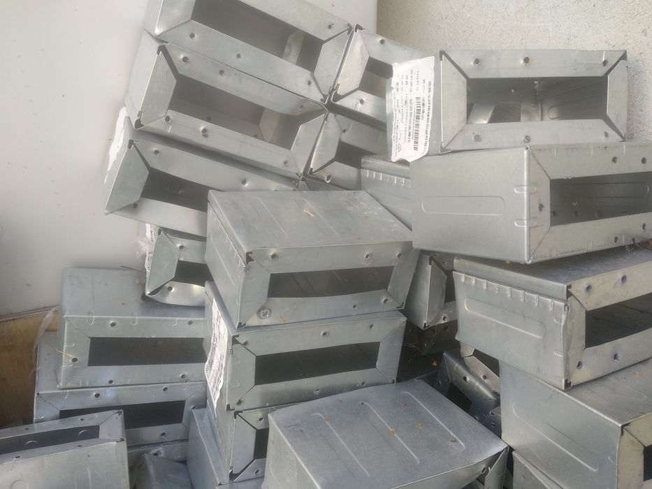 Металеві форм різних розмірів