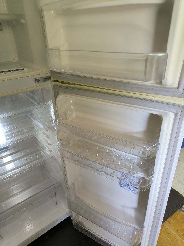 Vendo frigorífico a trabalhar bem