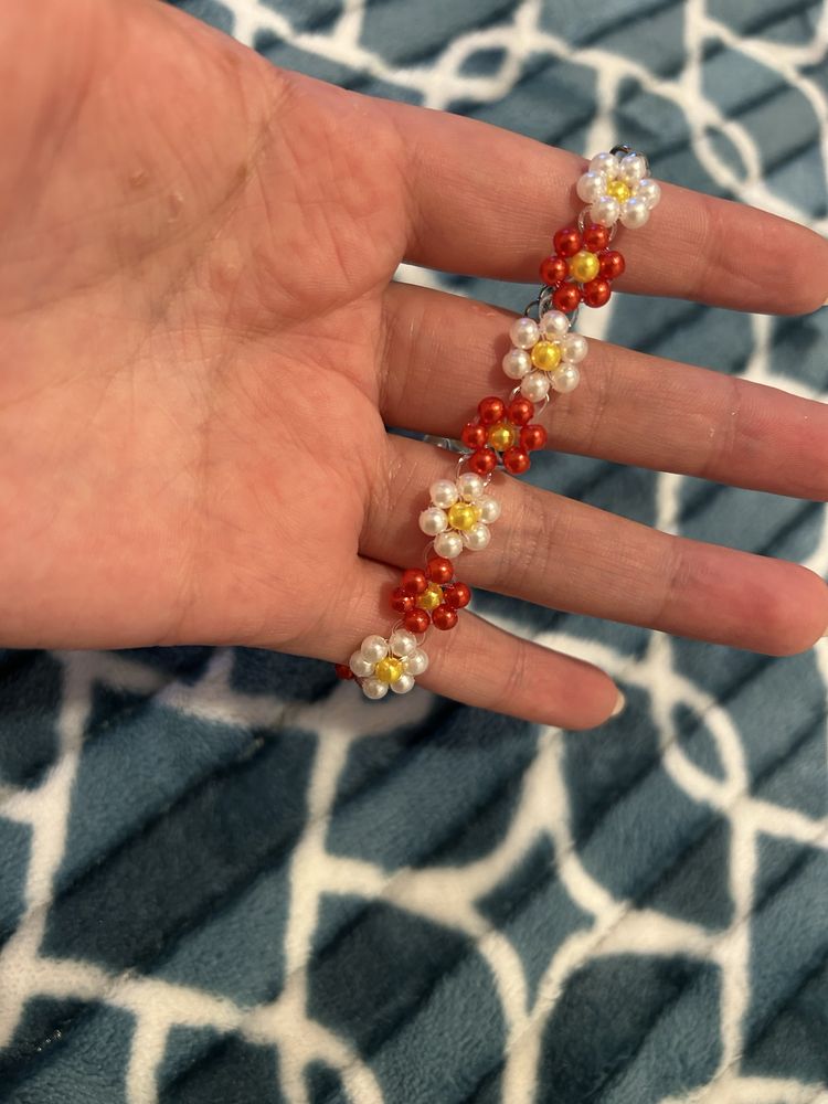 Pulseira feita de micangas
