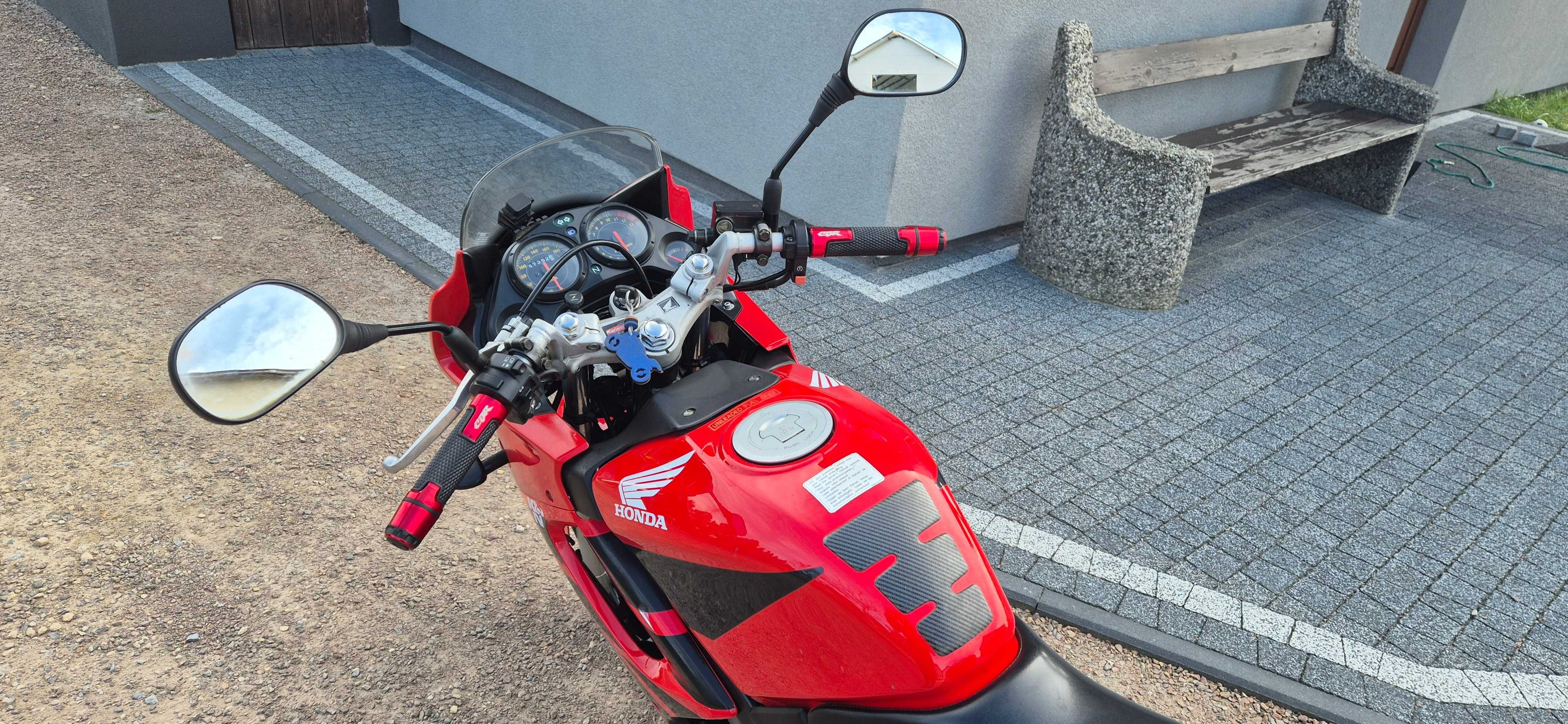 Honda CBR 125 dobry stan z Niemiec akcesoryjne manetki okazja polecam