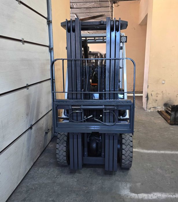 Навантажувач вилковий газовий Nissan 2,5 тонн триплекс 4,5 метра