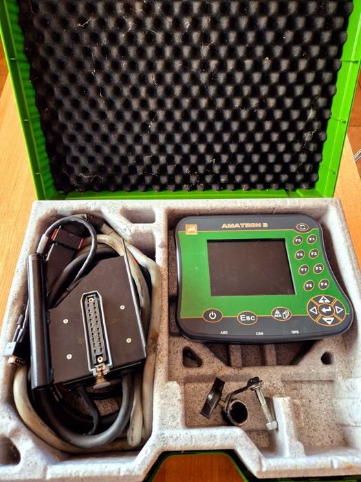 Rozsiewacz zawieszany Amazone ZA-M 3001 Profis 2500l Waga Amatron 3