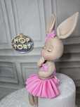 Króliczek brzuszek ciążowy baby shower dekoracja z masy cukrowej tort
