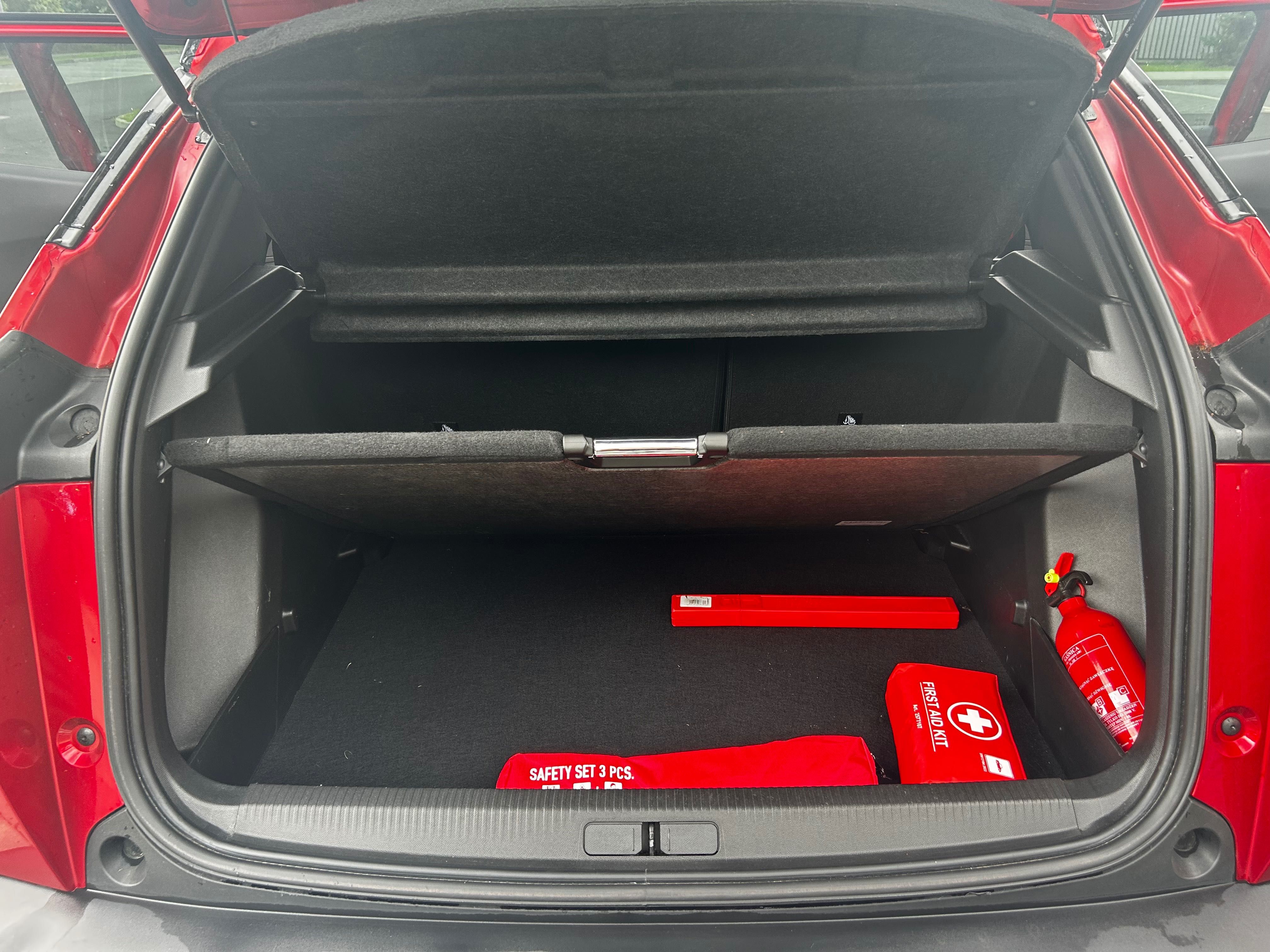 Peugeot 2008 , 1.2 PureTech 2022