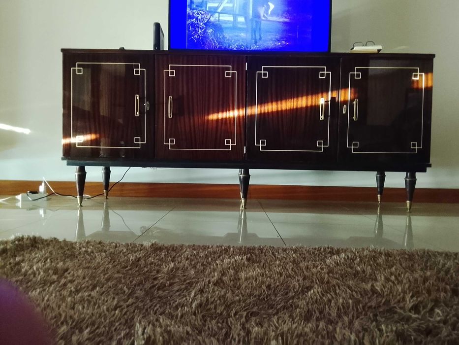 Móvel de sala lacada
