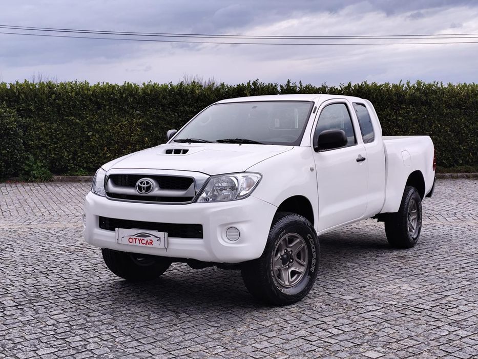 Toyota Hilux 2.5D4D X-Cab 4 Lugares 4x4