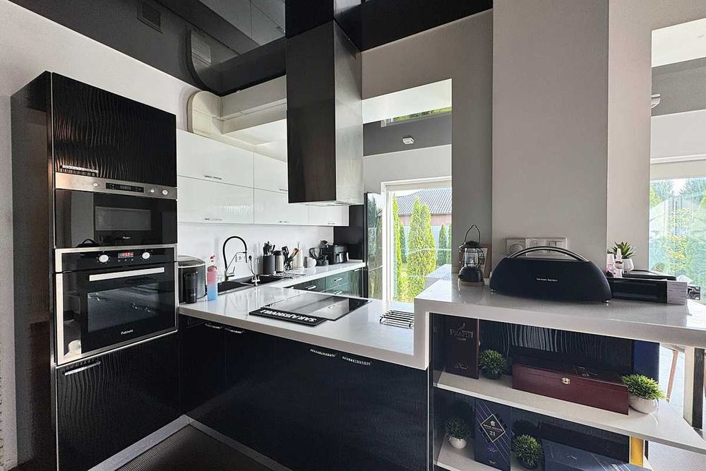 Будинок з ремонтом в стилі Хай-Тек!Мінімальне оформлення!Газ!Телефонуй