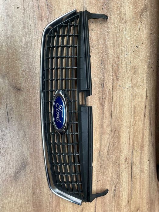 Grill/atrapa zderzaka Ford Mondeo Mk4
