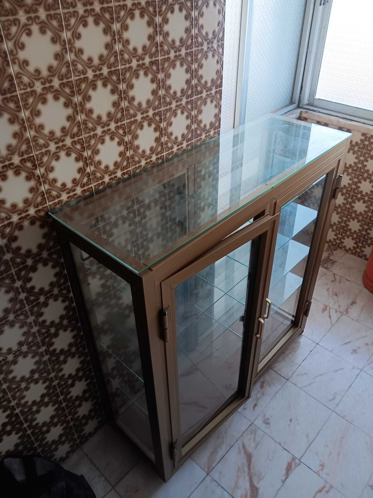 Vitrine em aluminio