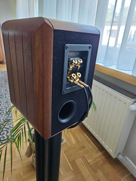 Kultowe kolumny podstawkowe Audiowave 141se + statywy gratis