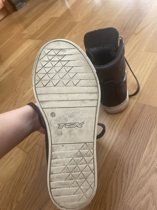 Botas/tenis mota TCX cabedal