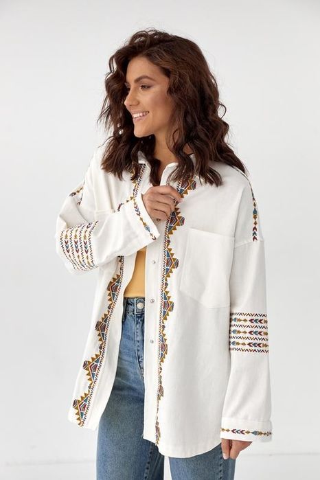 Сорочка з вишивкою, розмір М, в ідеальному стані