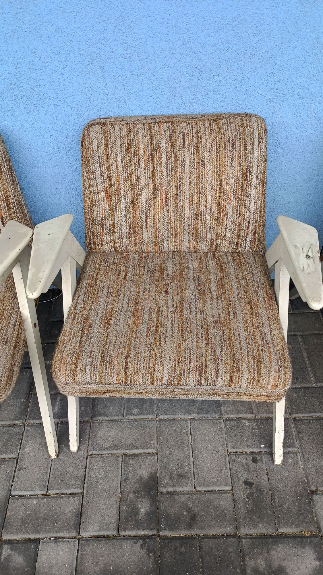 Zajączki bunny zabytkowe fotele drewniane model 300-177