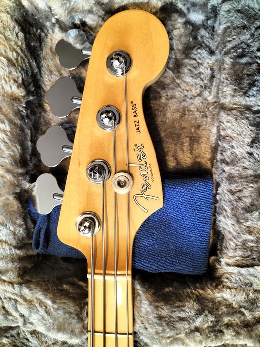 Gitara basowa Fender Jazz Bass Professional USA