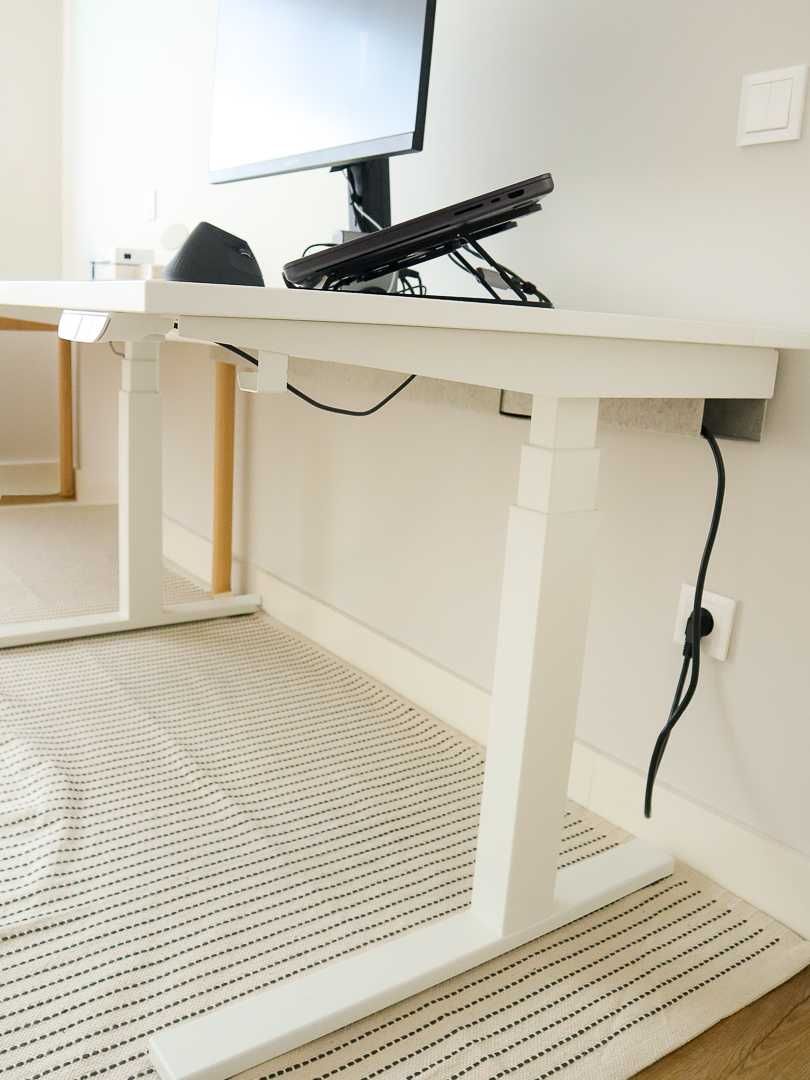 Secretária com memória sentado/em pé - IKEA Mittzon - largura variável