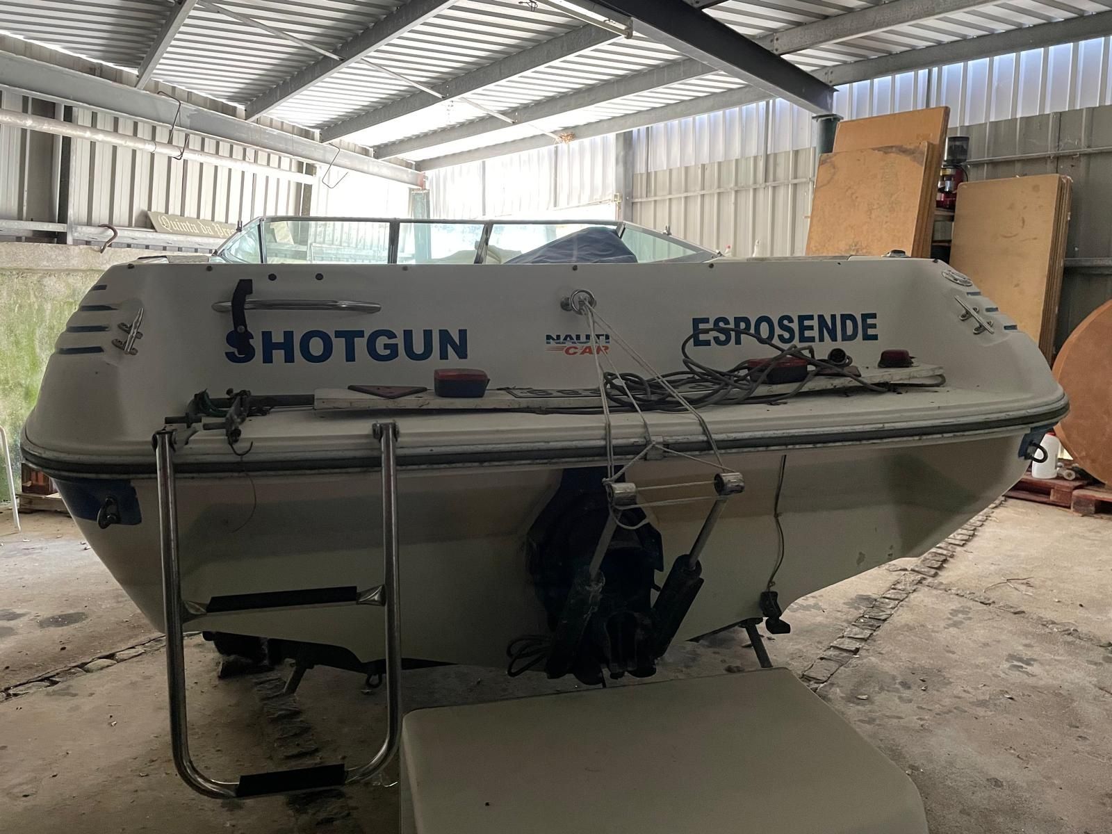 Barco Sea Ray 19.50 proa aberta