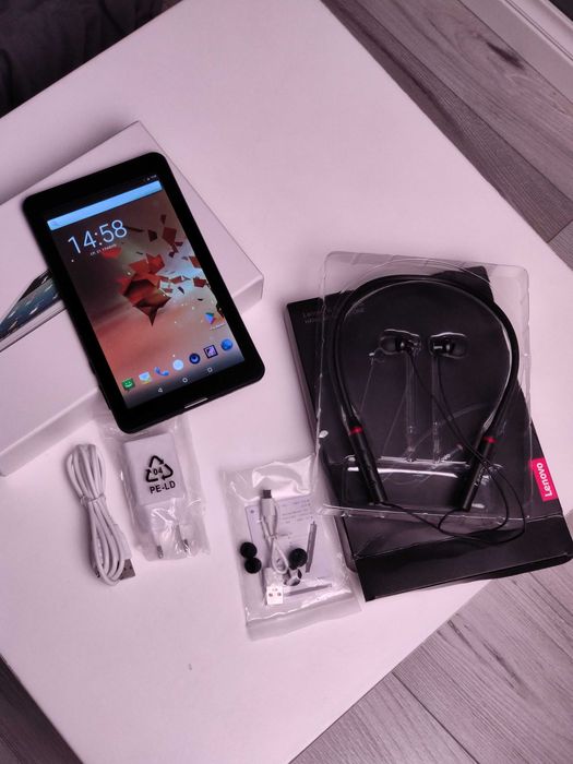 РОЗПРОДАЖ! Планшет LF705 7 дюймів, 2 SIM, GPS, 2/16 gb + бт навушники