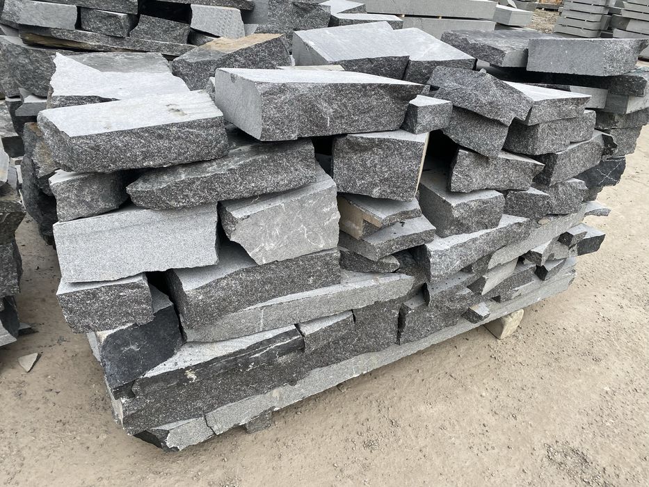 Бутовий камінь. Бут. Шашка. Покостовка. Габро