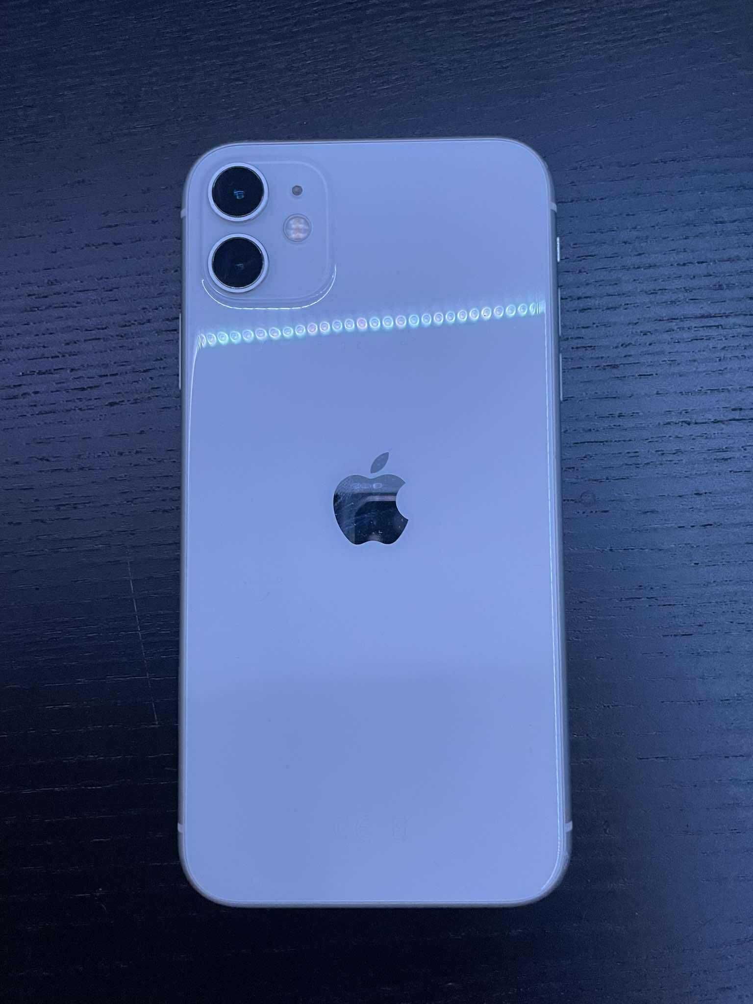 iPhone 11 64GB Biały – Bardzo dobry stan + dodatki