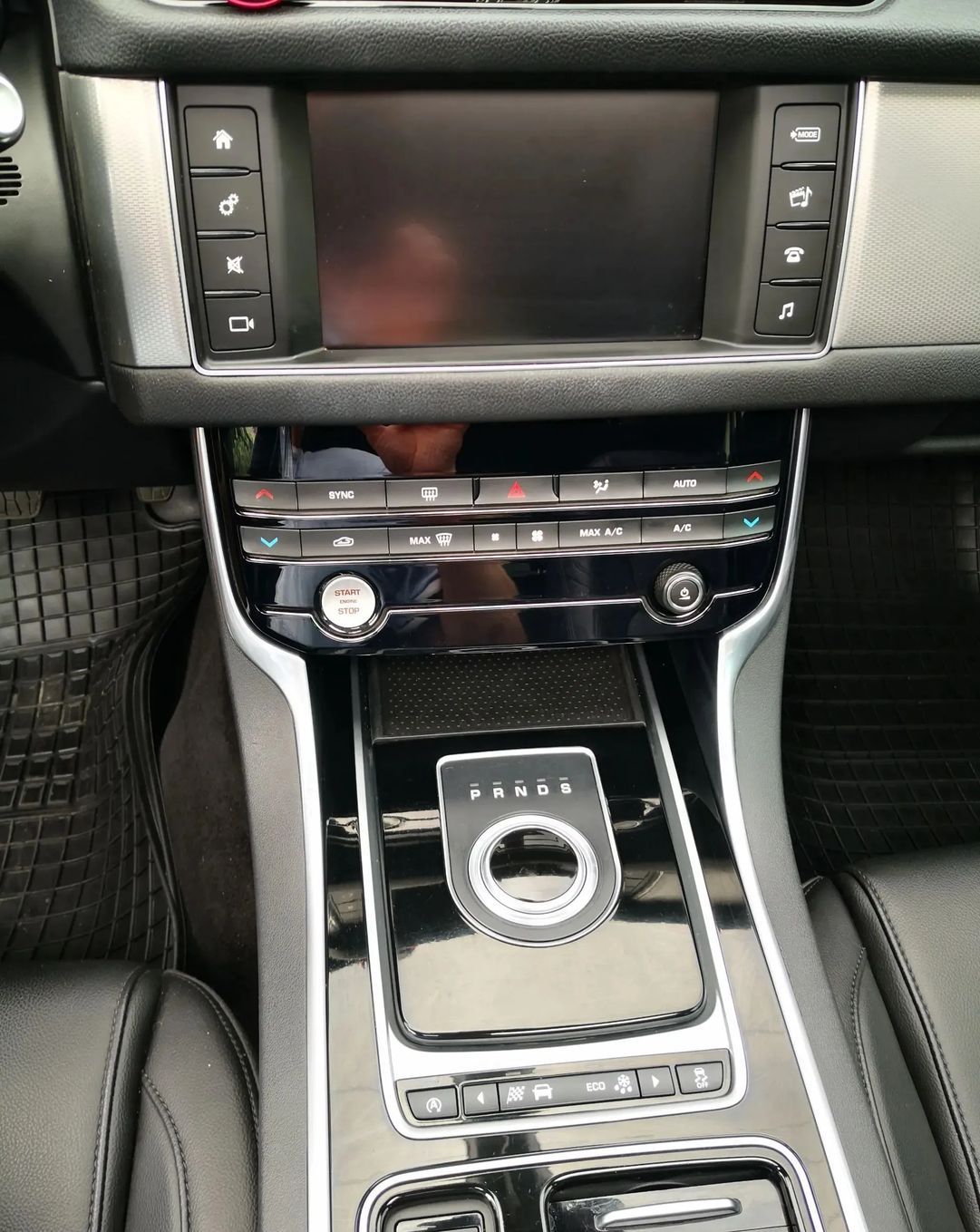 Jaguar XF 2.0D 180KM AWD
