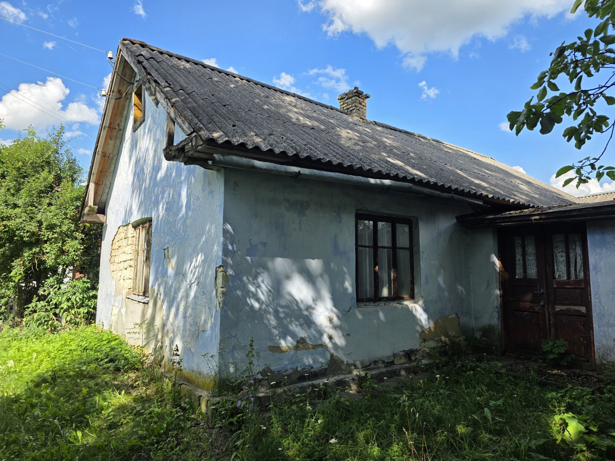 Будинок з землею в селі Жуличі, Золочівського району, Львівської обл.