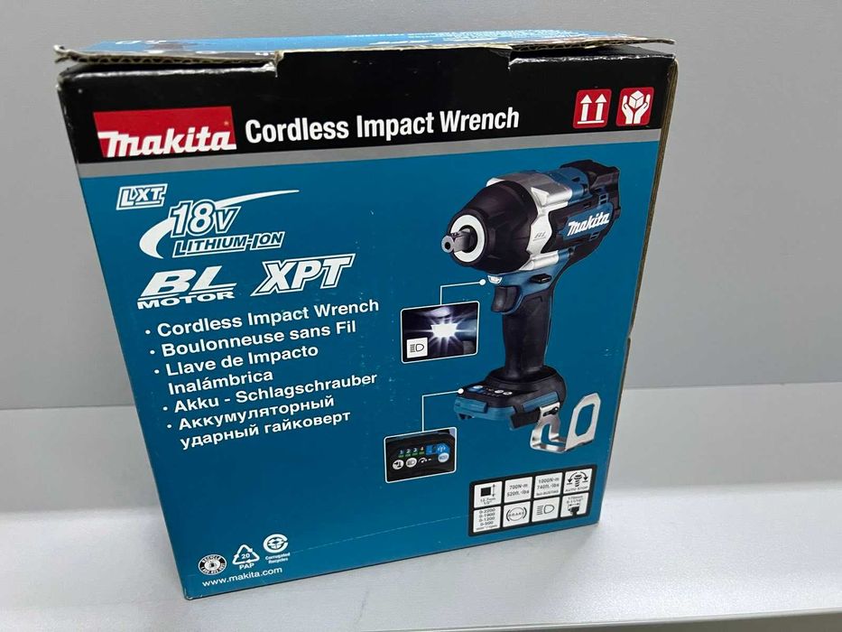 Makita DTW700Z Аккумуляторный ударный гайковерт НОВЫЙ!