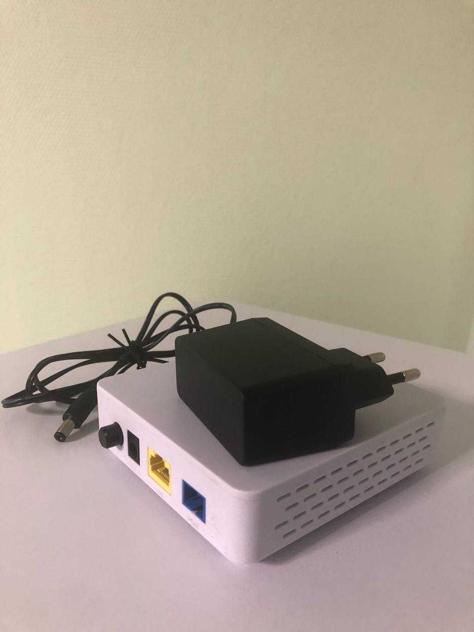 Абонентський термінал для оптоволокна XPON ONU XP8100