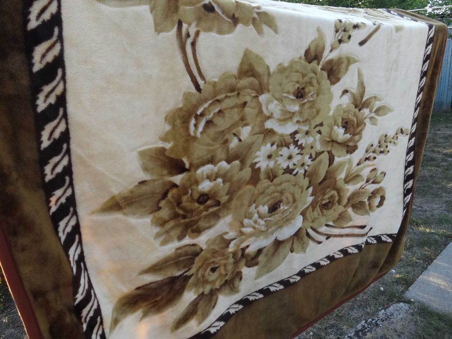 Большое теплое  красивое одеяло 2.30х 2м