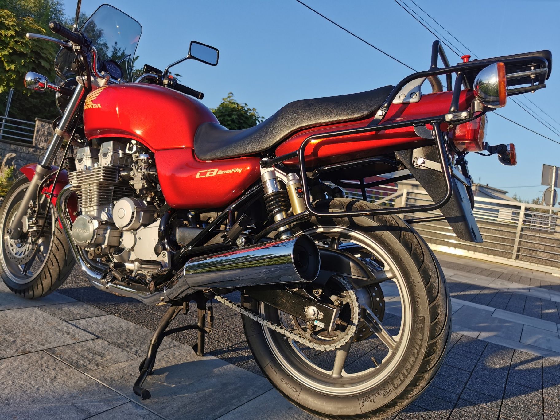 Honda CB Seven fifty 750 Raty, Transport