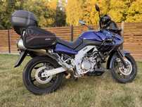 Suzuki DL 1000 V-Strom 2004, kufer centralny i sakwy boczne