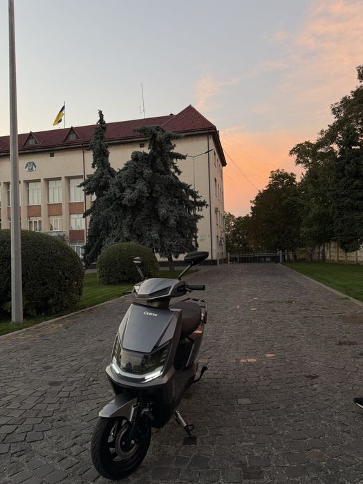 електроскутер Corso Racer