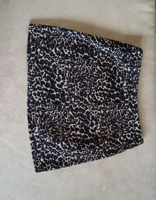 Spódnica mini w panterkę firmy Pull&Bear-rozmiar S