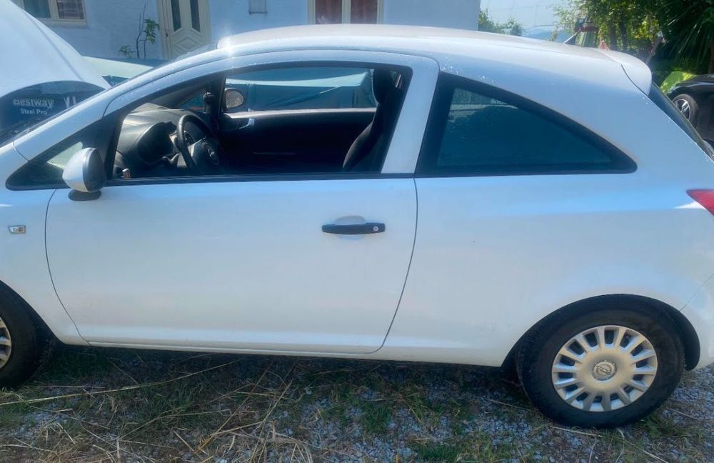 Opel corsa D 2009