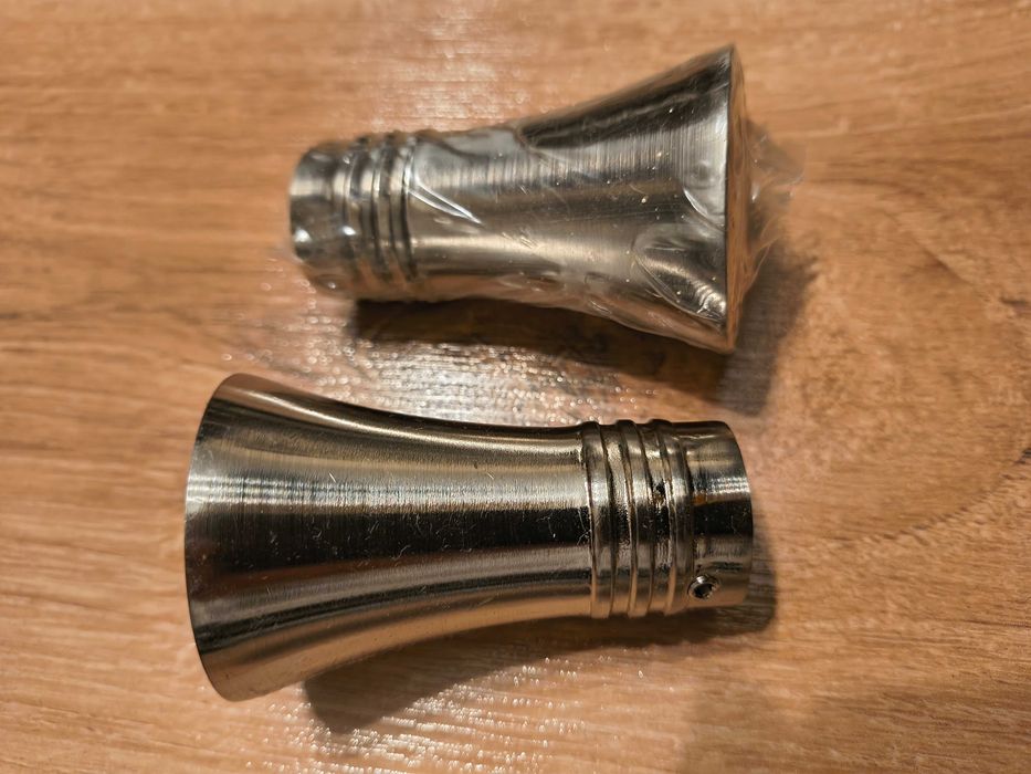 Końcówki ozdobne do karniszy, para, nowe, kolor srebrny